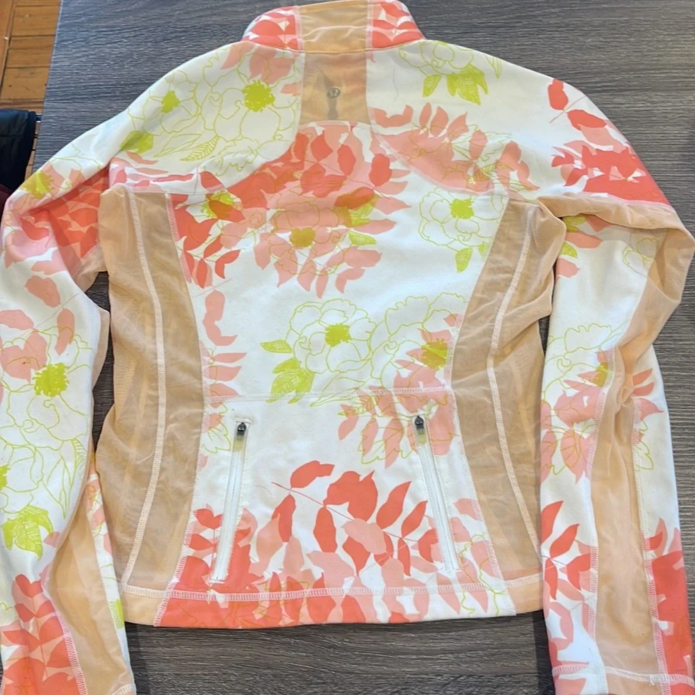 {Lululemon} Floral pink lime green zip up jacket Sz 6 little fuzzy fabric - Picture 4 of 4